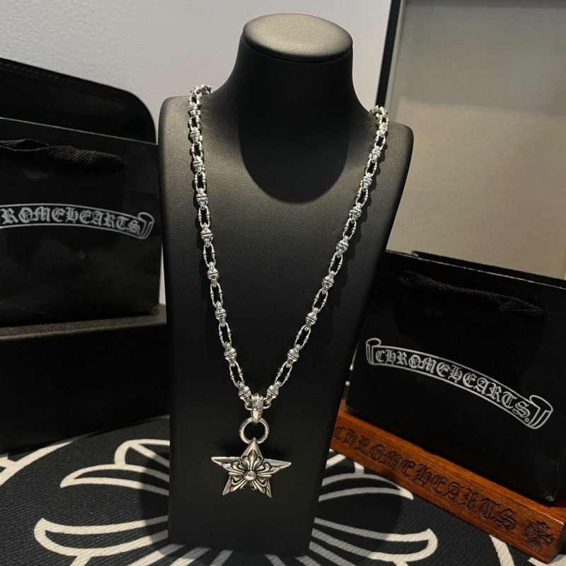 Ch*0me He**ts necklaces